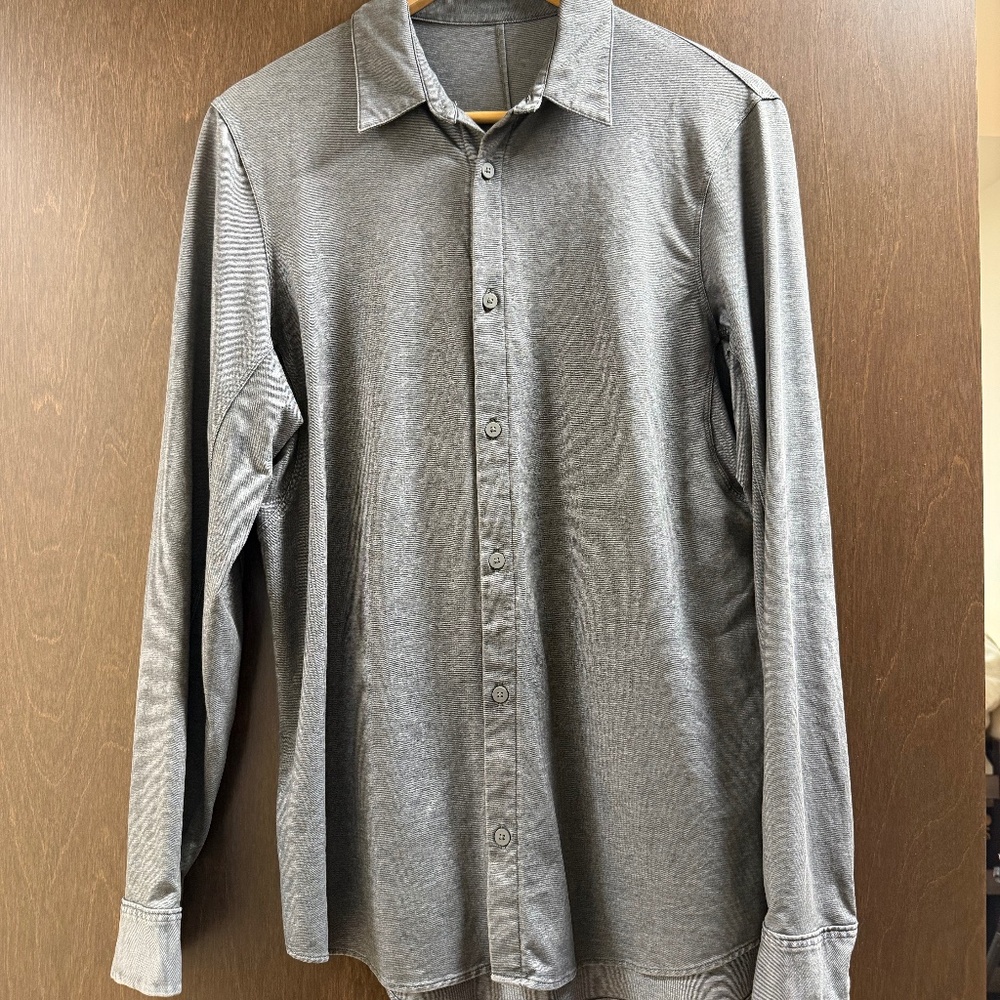Men's Lululemon Commission Button Down Shirt. Excellent Condition.